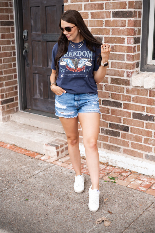 FREEDOM IN CHRIST GRAPHIC TEE