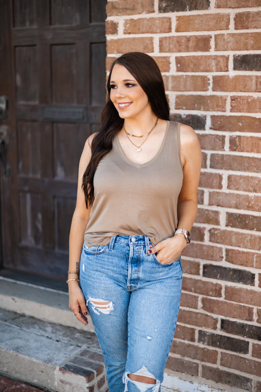 call me yours v-neck top || mocha