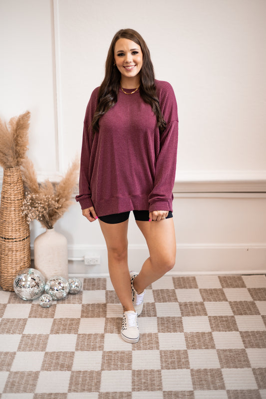 OVERSIZED RIBBED PULLOVER IN BURGUNDY