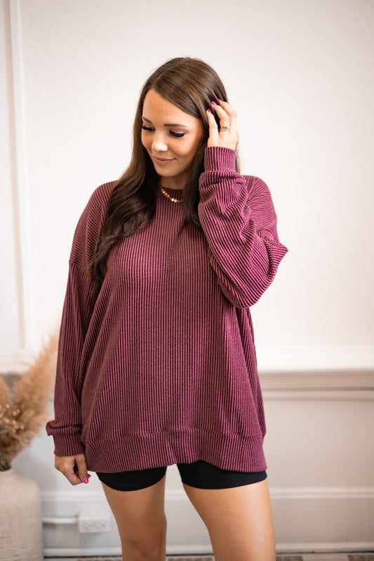 OVERSIZED RIBBED PULLOVER IN BURGUNDY