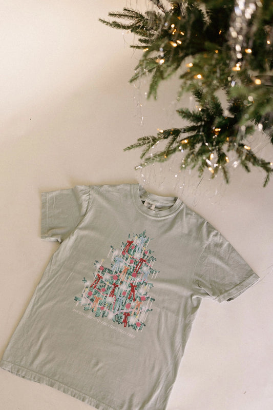 TINSEL BOW TREE TEE